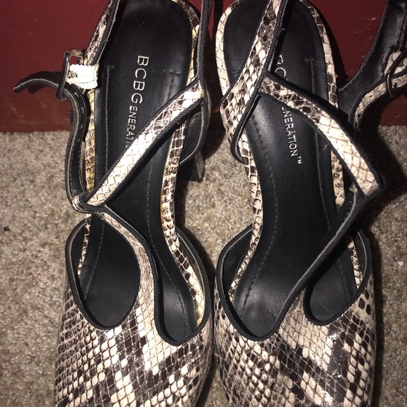 BCBG heels - Picture 1 of 2